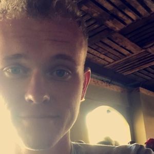 Meet your Posher, Dustin